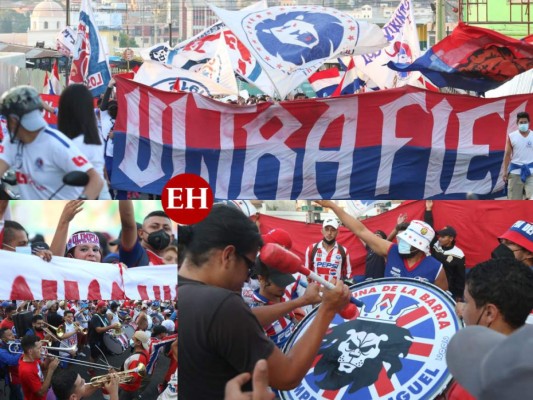 Euforia, música y pólvora: así recibió la Ultra Fiel al Olimpia (FOTOS)