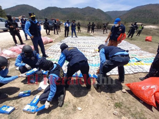 Incineran 2,392 kilos de clorhidrato de cocaína decomisados en Honduras &nbsp;&nbsp;