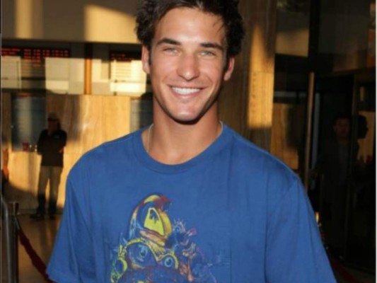 Estrella de MTV Clay Adler se suicida frente a sus amigos