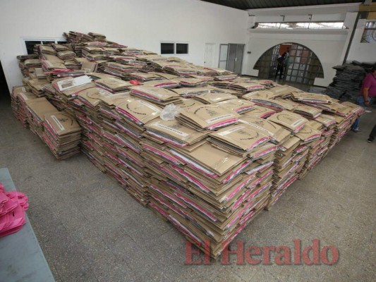 CNE ultima detalles para entrega de maletas electorales para elecciones primarias (FOTOS) &nbsp;&nbsp;