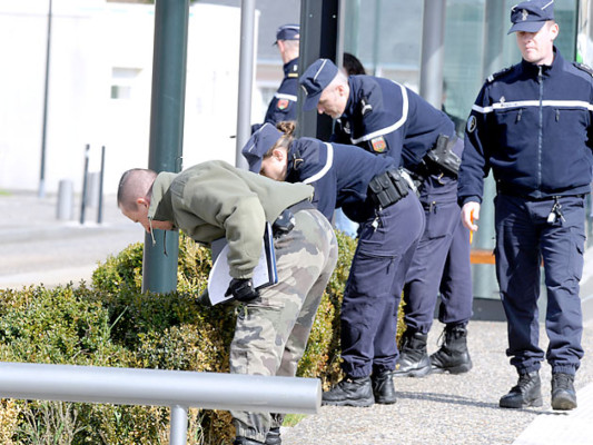 Tres niños murieron tras un ataque a tiros en una escuela de Francia ‎