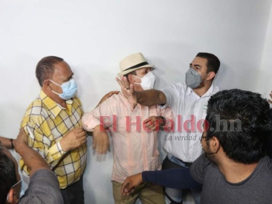 Así fue el zafarrancho durante el sorteo de posiciones en las papeletas electorales del CNE (Fotos)