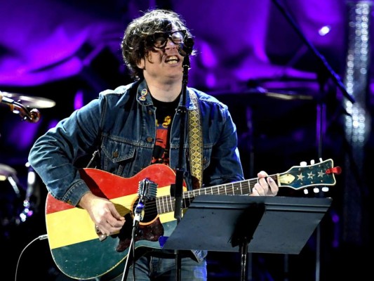 El rockero Ryan Adams es acusado de conducta sexual inapropiada