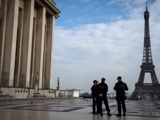 FOTOS: El mundo se recluye entre cierres de negocios y fronteras por coronavirus