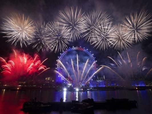 FOTOS: Lágrimas y rezos en bienvenida 2020, inicio de nueva década