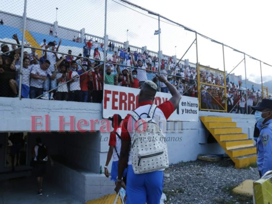 Ambiente en el estadio Morazán durante el encuentro entre Olimpia y Real España (FOTOS)