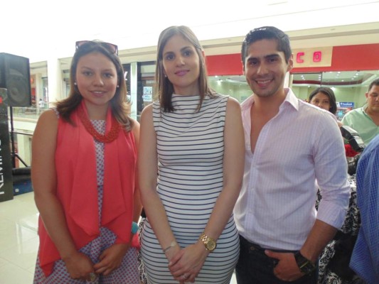 Fino coctel por inauguración