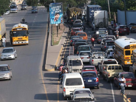 Analizan parar por una semana obras en carretera al sur