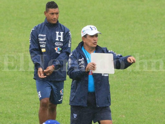 Cinco atrás y extremos veloces, las armas de Jorge Luis Pinto para ganar en Estados Unidos