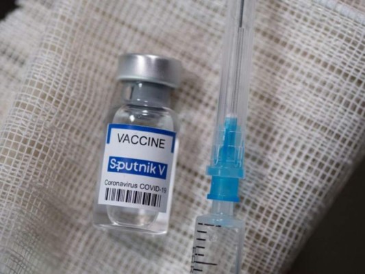 Declaran en secretividad datos bancarios del contrato de la vacuna rusa