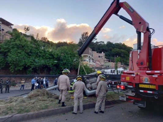 Tragedia: Así fue el accidente que dejó una mujer muerta en el anillo periférico en la capital