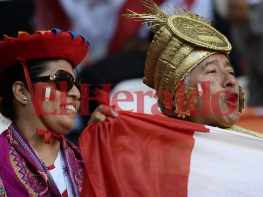 Así es el ambiente en el partido entre Perú vs Dinamarca en el Mundial Rusia 2018