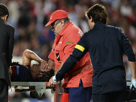 Video: La espeluznante lesión de Carles Puyol