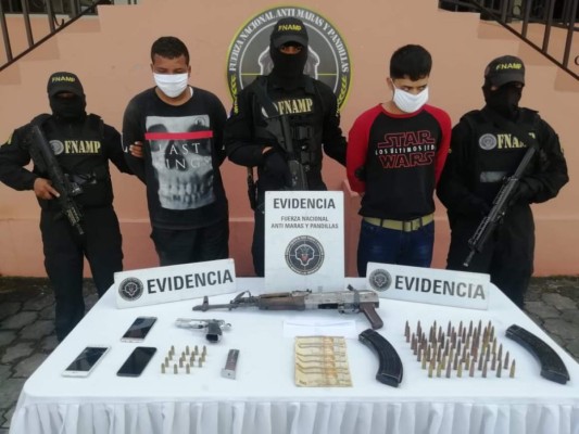 Con AK47 caen presuntos extorsionadores de la MS-13 en la capital