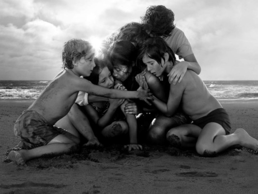 5. Roma: El ganador del Óscar Alfonso Cuarón nos regala un retrato vívido y emotivo de la vida doméstica en el turbulento México de los setenta.