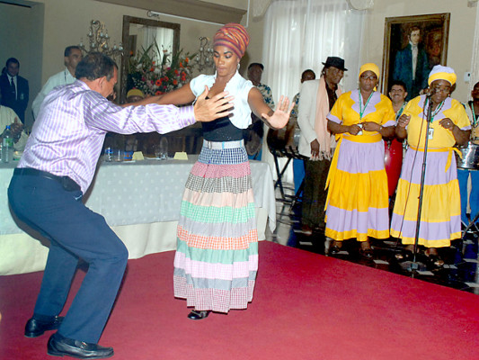 Organizaciones afrodescendientes declaran 'la guerra' al presidente de Honduras