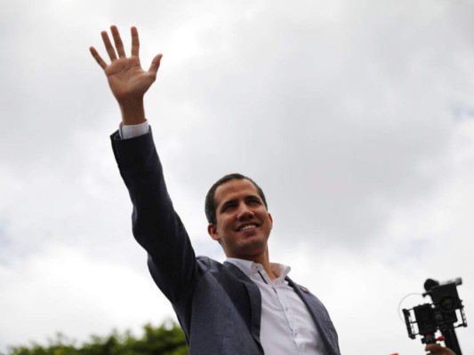 Guaidó se acerca al ejército de EEUU al menguar su estrategia de calle&nbsp;&nbsp;
