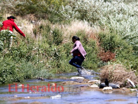 Fotos: Bajo condiciones inhumanas deambulan migrantes hondureños en Ciudad Juárez, México
