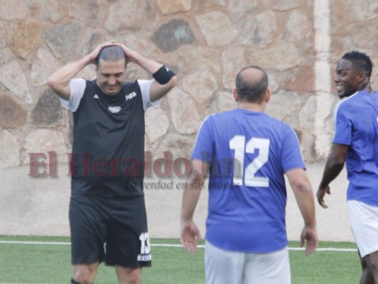 FOTOS: Presidente de la FIFA se viste de futbolista y juega en El Birichiche