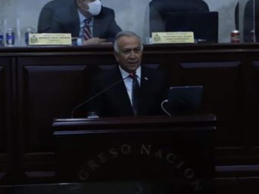 Mauricio Oliva se despide del Congreso Nacional: 'Hoy entregamos un país en paz'&nbsp;&nbsp;