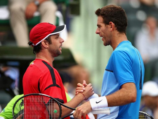 Djokovic, Zeballos y Azarenka a paso firme en torneo de Miami