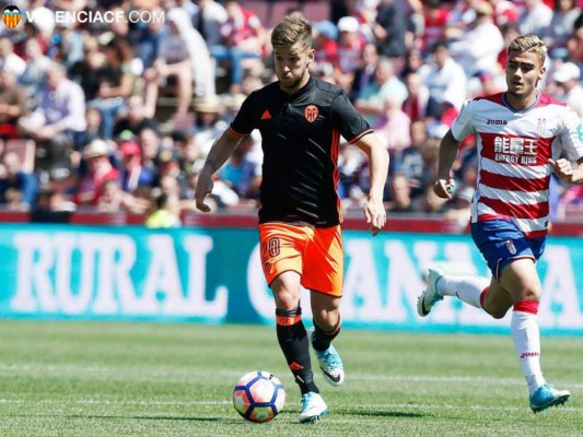 Valencia logra su tercera victoria consecutiva ante el Granada