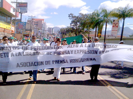 Periodistas hondureños exigen protección a la libertad de expresión y la vida