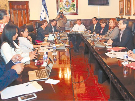 Partidos políticos de Honduras aún no deciden techos de financiamiento