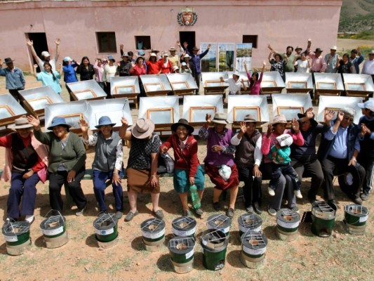 Un francés que construye cocinas solares en el norte argentino