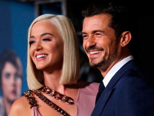 Filtran fotos de Katy Perry como 'una madre normal' en la playa