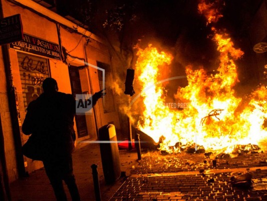 Violentas protestas en Madrid por la muerte de un vendedor ambulante senegalés&nbsp;&nbsp;