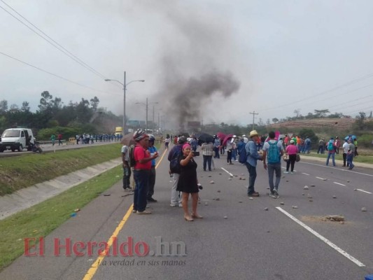 Honduras: Médicos siguen en paro; maestros están divididos