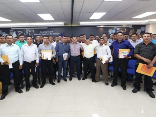 50 salvadoreños viajarán a Estados Unidos con visas de trabajo