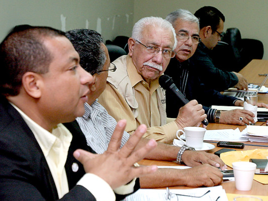 Comisiones para la depuración policial se reúnen para discutir avances