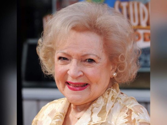 Famosos lamentan la muerte de Betty White