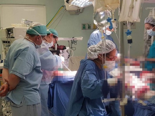 Realizan cirugía de injerto de piel a uno de los bomberos hondureños en México&nbsp;