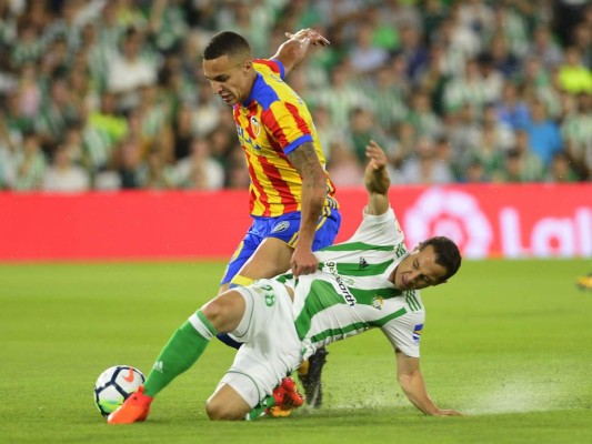 Betis cayó 3-6 ante Valencia en un impresionante duelo en el Benito Villamarín