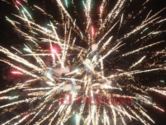 FOTOS: Así retumbó y brilló la capital para despedir el 2020 y recibir el 2021