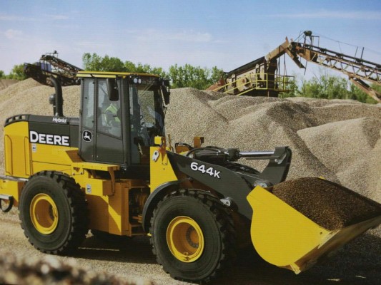 Mejorarán carreteras en 148 municipios del territorio nacional