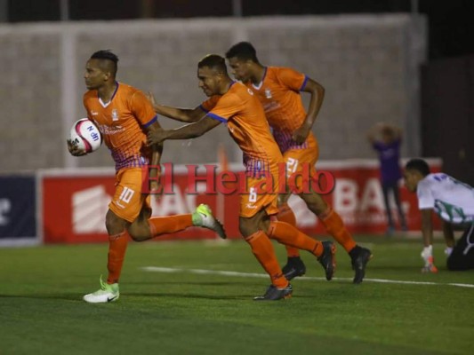 Lobos gana 4-2 ante Juticalpa en Choluteca