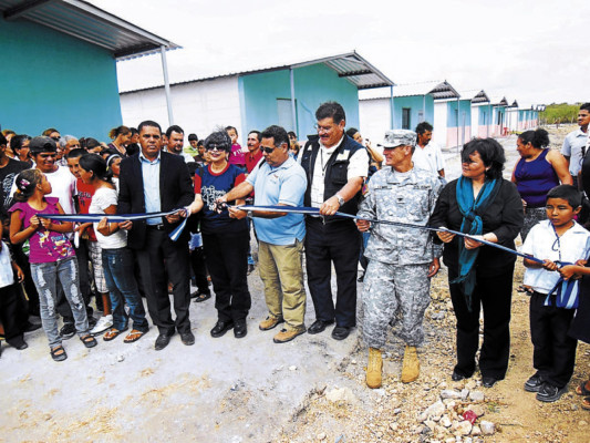 Donan viviendas en Cane y Cabañas