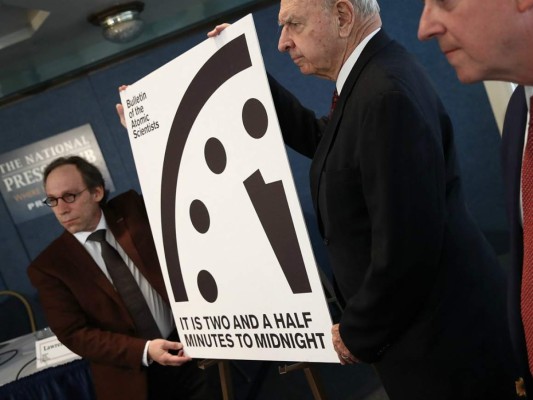 El simbólico Reloj del Apocalipsis se acerca a la medianoche