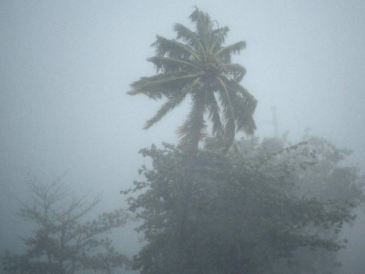 Muertos por Irma llegan a 10, aumenta amenaza para Florida