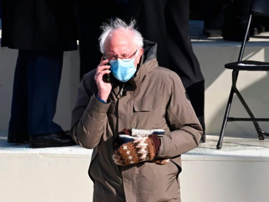 Look de Bernie Sanders desata memes y venta de guantes en pocos días&nbsp;&nbsp;