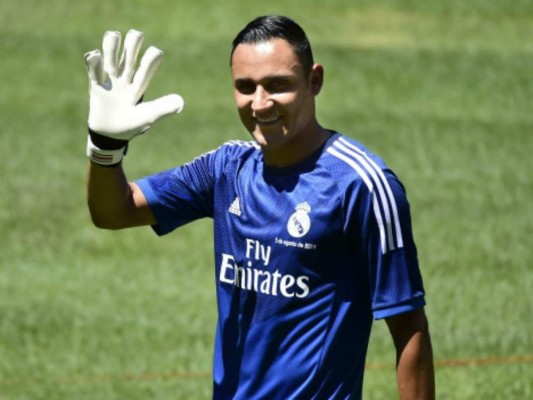 El lindo gesto del portero Keylor Navas con un niño mexicano en silla de ruedas