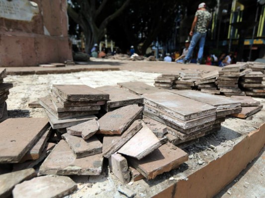 Inician las mejoras del Parque Central