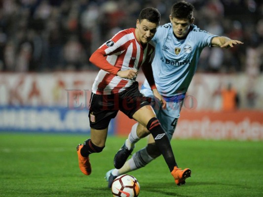 Estudiantes gana 2-1 a Gremio en la ida de los octavos de final de la Libertadores