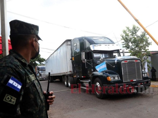 En caravana y fuertemente custodiadas, traslado de maletas electorales ya llega al 90% (FOTOS)