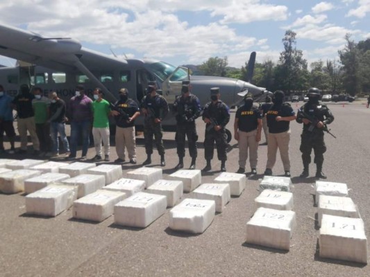 Las imágenes que dejó el fuerte decomiso de cocaína en La Mosquitia