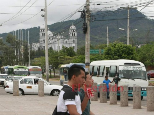 Estudiantes denuncian asaltos con armas AK-47 frente a la UNAH